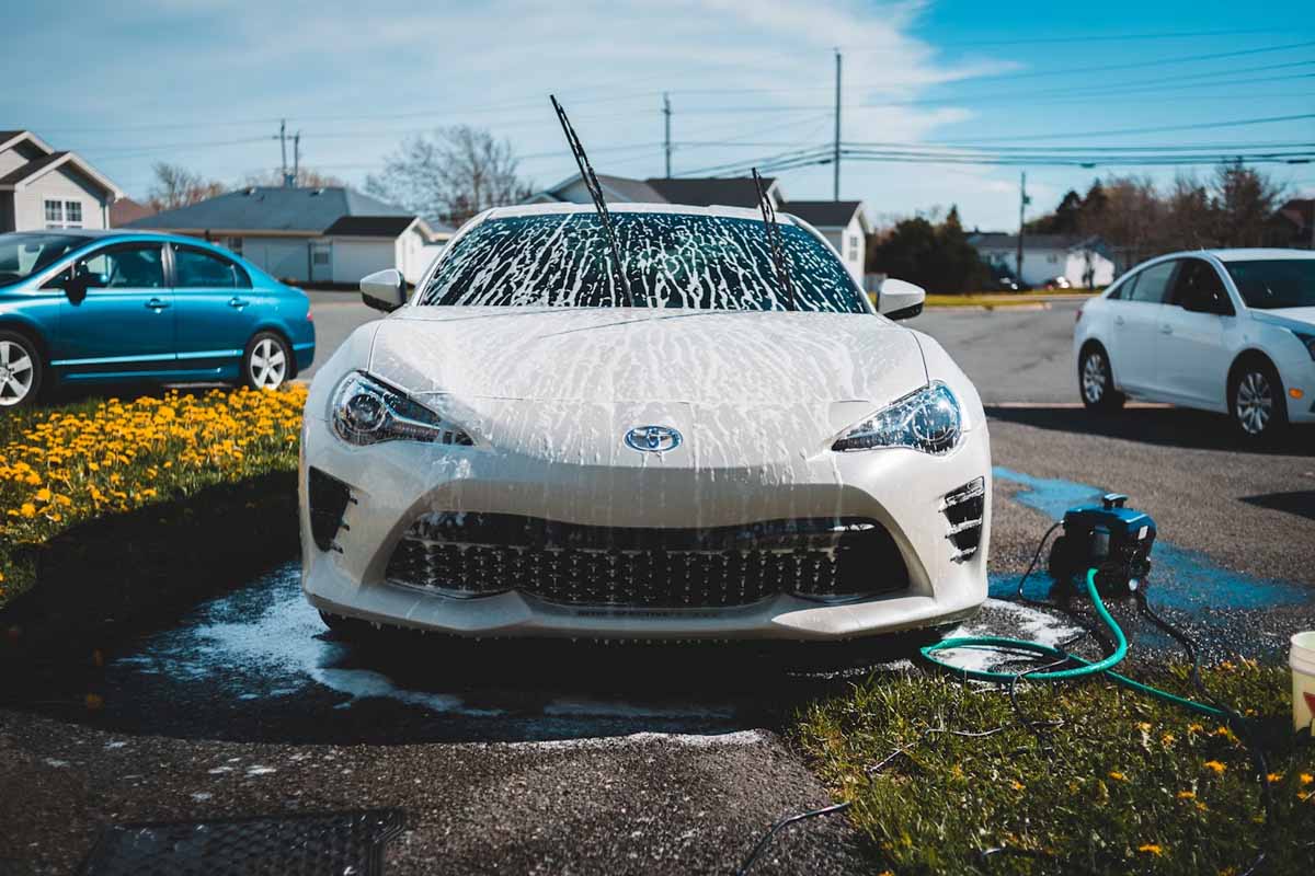 How Often Should You Get a Mobile Car Grooming Service?